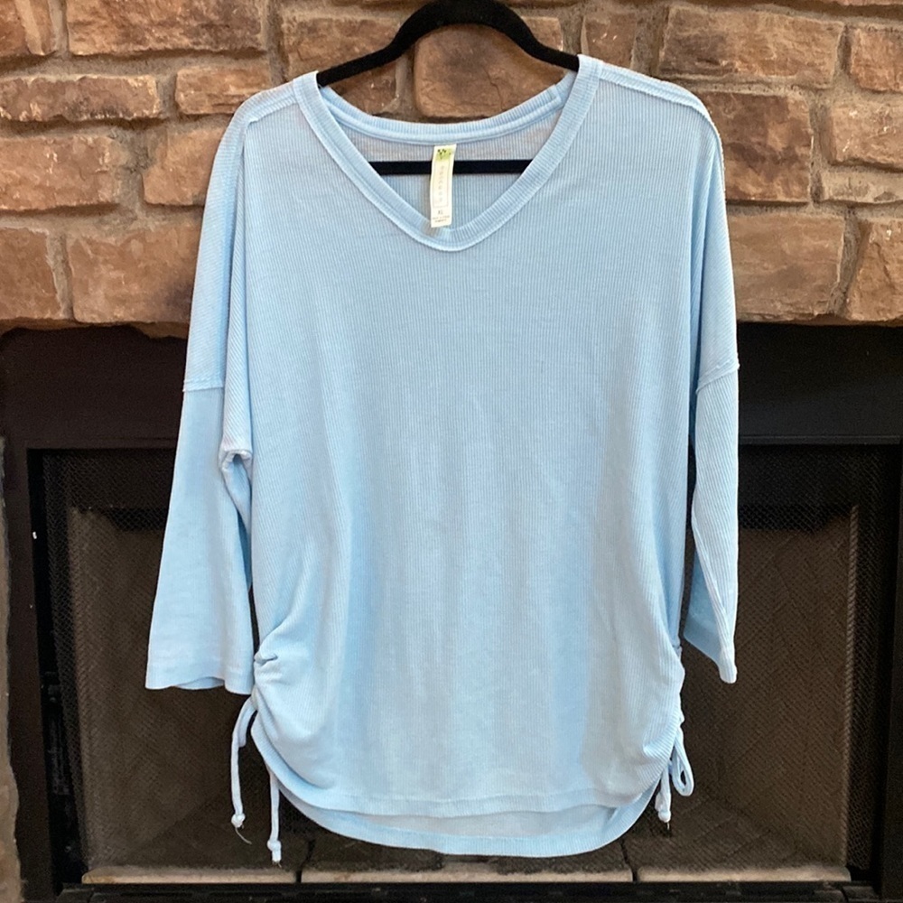 Halcyon blue waffle hi-low waffle texture top. Size XL